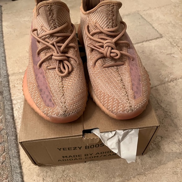 adidas Yeezy Boost 350 V2 Clay - Picture 2 of 7